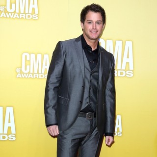 Easton Corbin in 46th Annual CMA Awards