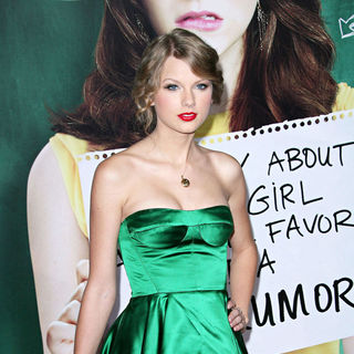 Taylor Swift in Los Angeles Premiere of 'Easy A'