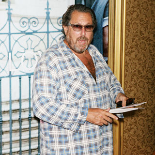 Julian Schnabel in New York Premiere of 'Eat, Pray, Love' - Arrivals