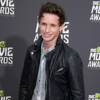 Eddie Redmayne in 2013 MTV Movie Awards - Arrivals