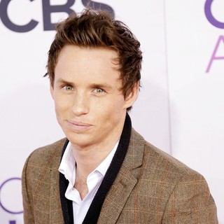 Eddie Redmayne in People's Choice Awards 2013 - Red Carpet Arrivals