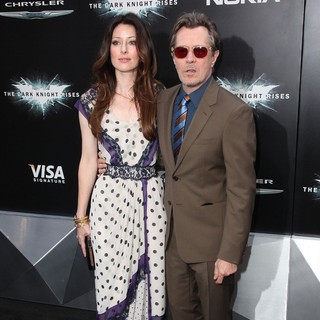 Alexandra Edenborough, Gary Oldman in The Dark Knight Rises New York Premiere - Arrivals