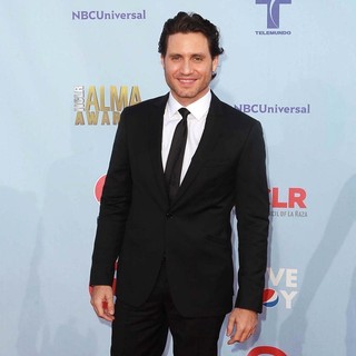 Edgar Ramirez in 2012 NCLR ALMA Awards - Arrivals