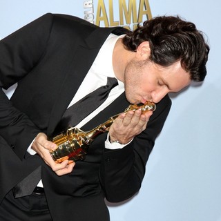 Edgar Ramirez in 2012 NCLR ALMA Awards - Press Room