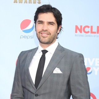 Eduardo Verastegui in 2012 NCLR ALMA Awards - Arrivals - eduardo-verastegui-2012-nclr-alma-awards-02