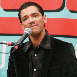El DeBarge in El DeBarge Attends A CD Signing and Performance