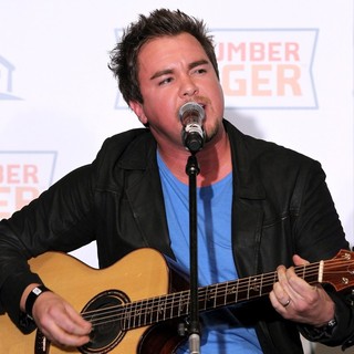 Eli Young Band in Outnumber Hunger Benefit to Fight Hunger - eli-young-band-outnumber-hunger-05