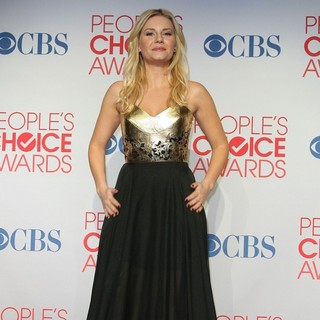 Elisha Cuthbert in 2012 People's Choice Awards - Press Room