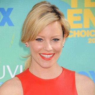 Elizabeth Banks in 2011 Teen Choice Awards