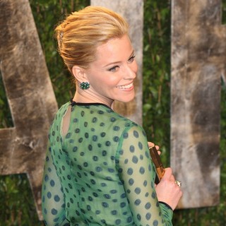 Elizabeth Banks in 2012 Vanity Fair Oscar Party - Arrivals - elizabeth-banks-2012-vanity-fair-oscar-party-02