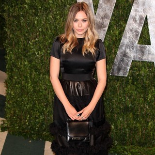 Elizabeth Olsen in 2012 Vanity Fair Oscar Party - Arrivals