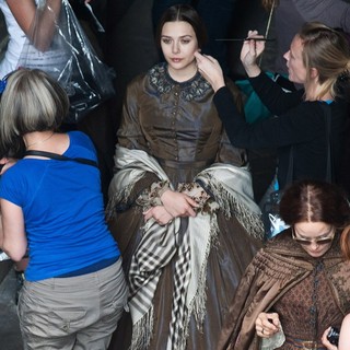 Elizabeth Olsen in Actors on The Set of Therese Raquin Filming on Location