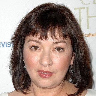 Elizabeth Pena in To Be or Not To Be... Carlos Mencia