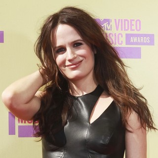 Elizabeth Reaser in 2012 MTV Video Music Awards - Arrivals - elizabeth-reaser-2012-mtv-video-music-awards-01