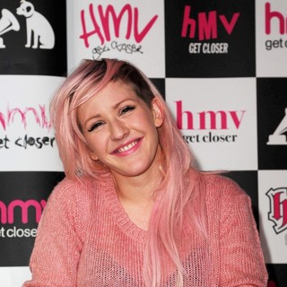 Ellie Goulding in Ellie Goulding Promotes and Signs Copies of Her Album Halcyon