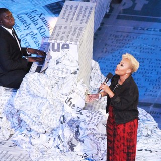 Emeli Sande in London 2012 Olympic Games - Closing Ceremony