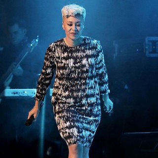 Emeli Sande in Emeli Sande Performing