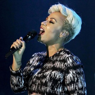 Emeli Sande in Emeli Sande Performing