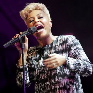 Emeli Sande in Emeli Sande Performing