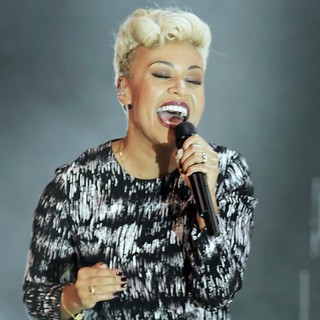 Emeli Sande in Emeli Sande Performing