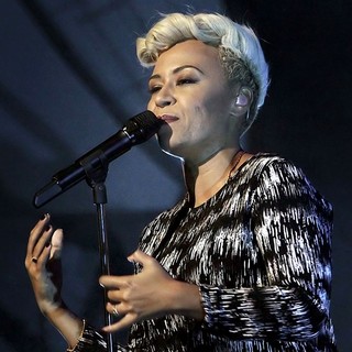 Emeli Sande in Emeli Sande Performing
