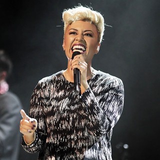 Emeli Sande in Emeli Sande Performing