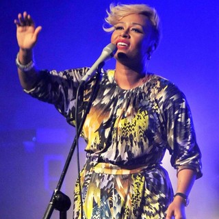 Emeli Sande in Emeli Sande Performs