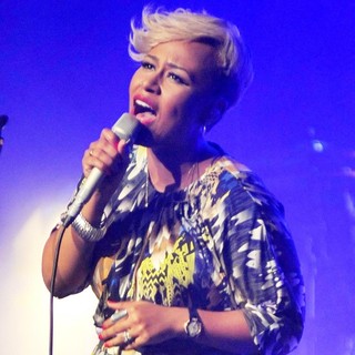 Emeli Sande in Emeli Sande Performs