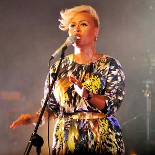 Emeli Sande in Emeli Sande Performs