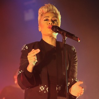 Emeli Sande Performs Live in Concert on The First Night of Her UK Tour