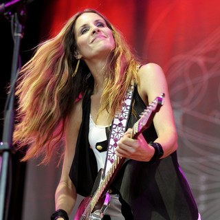 Court Yard Hounds Perform During Lilith Fair 2010 - emily-robison-lilith-fair-2010-02