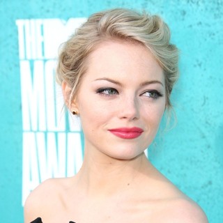 Emma Stone in 2012 MTV Movie Awards - Arrivals
