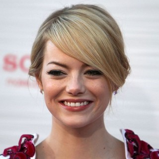 Emma Stone in Los Angeles Premiere of The Amazing Spider-Man - Arrivals
