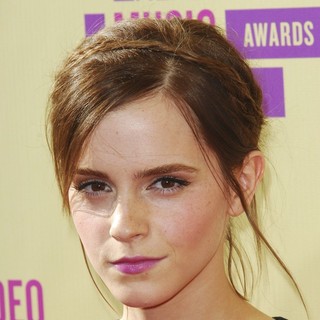 Emma Watson in 2012 MTV Video Music Awards - Arrivals