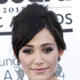 Emmy Rossum in 2013 Billboard Music Awards - Arrivals - emmy-rossum-2013-billboard-music-awards-01