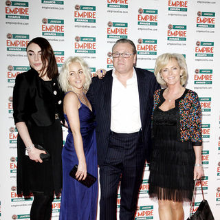 Jaime Winstone, Ray Winstone, Lois Winstone, Elaine Winstone in The Empire Film Awards 2010