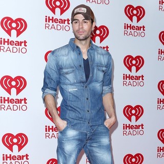 Enrique Iglesias in 2012 iHeartRadio Music Festival - Day 2 - Arrivals
