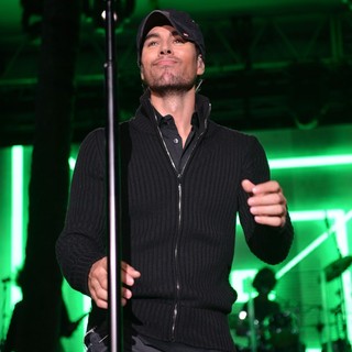 Enrique Iglesias in Enrique Iglesias Performs at Destination Fashion 2012