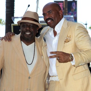 Cedric the Entertainer in Steve Harvey Is Honoured with A Star on The Hollywood Walk of Fame - entertainer-harvey-steve-harvey-walk-of-fame-01