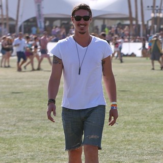 Eric Balfour in The 2013 Coachella Valley Music and Arts Festival - Week 1 Day 3 - eric-balfour-2013-coachella-valley-music-and-arts-festival-02