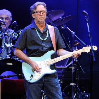 Eric Clapton Performs - eric-clapton-performs-04