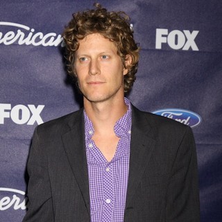 Eric Sheffer Stevens in The American Idol Season 11 Top 13 Party