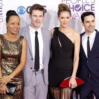 Tempestt Bledsoe, Zach Cregger, Erinn Hayes, Jesse Bradford in People's Choice Awards 2013 - Red Carpet Arrivals