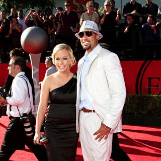 Kendra Wilkinson, Hank Baskett in 2010 ESPY Awards - Arrivals