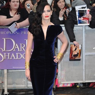 Eva Green in UK Premiere of Dark Shadows - Arrivals - eva-green-uk-premiere-dark-shadows-05