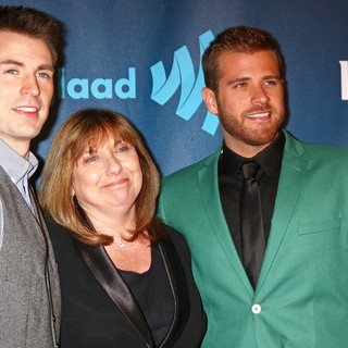 Chris Evans in 24th Annual GLAAD Media Awards - Arrivals - evans-capuano-24th-annual-glaad-media-awards-01