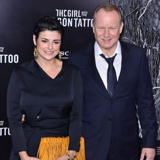 New York Premiere of The Girl with the Dragon Tattoo - Arrivals - everett-skarsgard-premiere-the-girl-with-the-dragon-tattoo-01