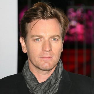 Ewan McGregor in 2012 People's Choice Awards - Arrivals