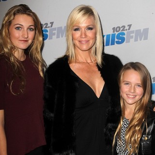 Luca Bella Facinelli, Jennie Garth, Lola Ray Facinelli in KIIS FM's Jingle Ball 2012 - Arrivals