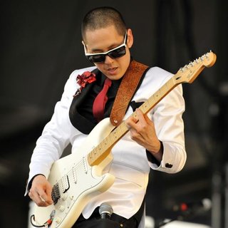 Far East Movement in B96 Pepsi SummerBash 2011